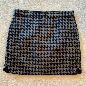 J Crew Houndstooth Blk/Gry Skirt